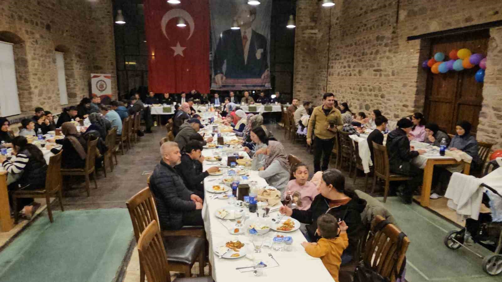 Kaymakam Kan, öksüz ve yetimlerle iftarda buluştu
