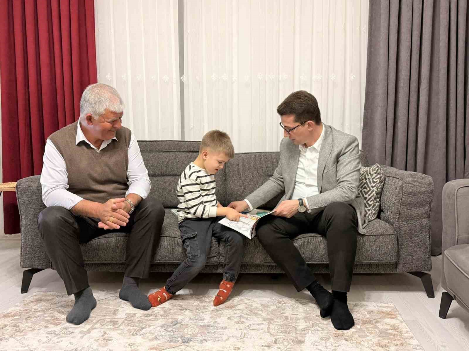 Kaymakam Kaptanoğlu Mardin’de şehit düşen Ergin’in ailesiyle iftar sofrasında buluştu
