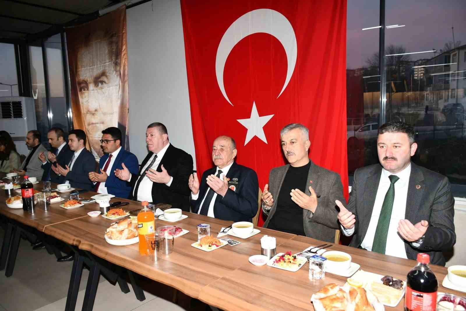 Kaymakam Köksal, Şehit aileleri ile gaziler için iftar yemeği verdi
