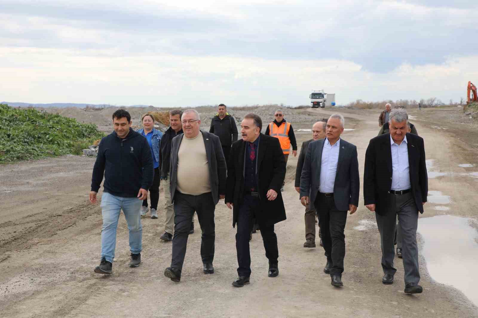 Kaymakam Odabaş, Jeotermal Sera OTB alanını inceledi
