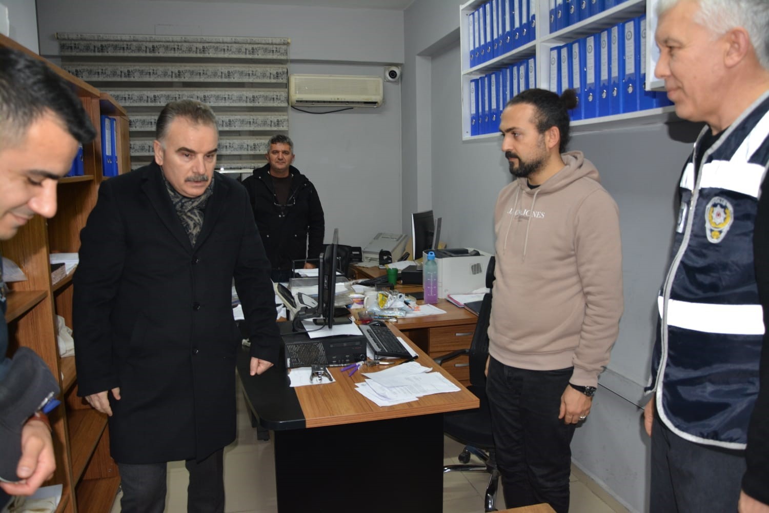 Kaymakam Odabaş yeni yılda görev başındaki personeli yalnız bırakmadı
