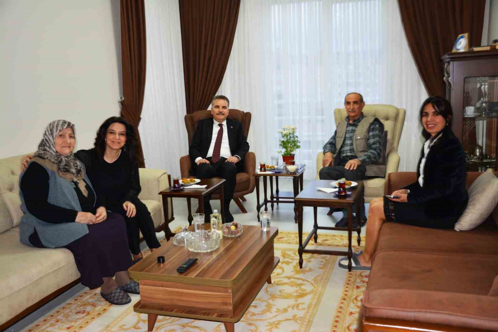 Kaymakam Odabaş’tan bayramda şehit ailelerine ziyaret
