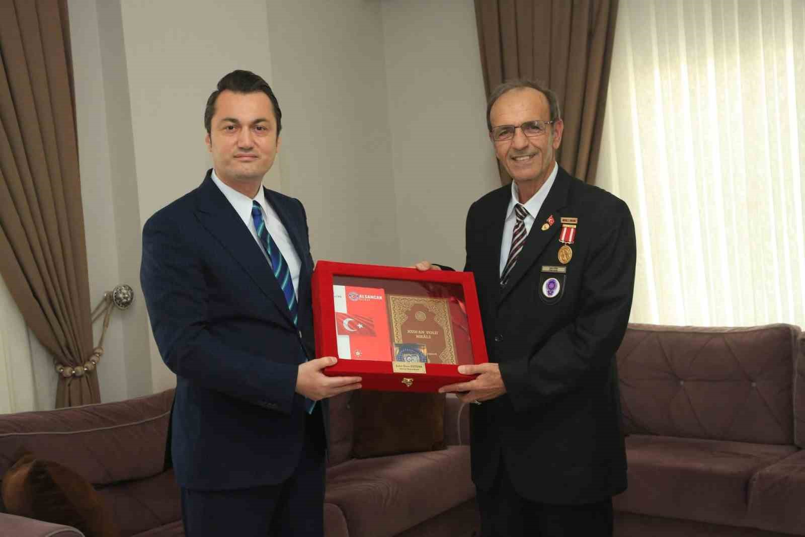 Kaymakam Öztürk gazilerle bir araya geldi: "Sizlerin ödediği bedeller sayesinde bu şanlı bayrağımız dalgalanıyor"
