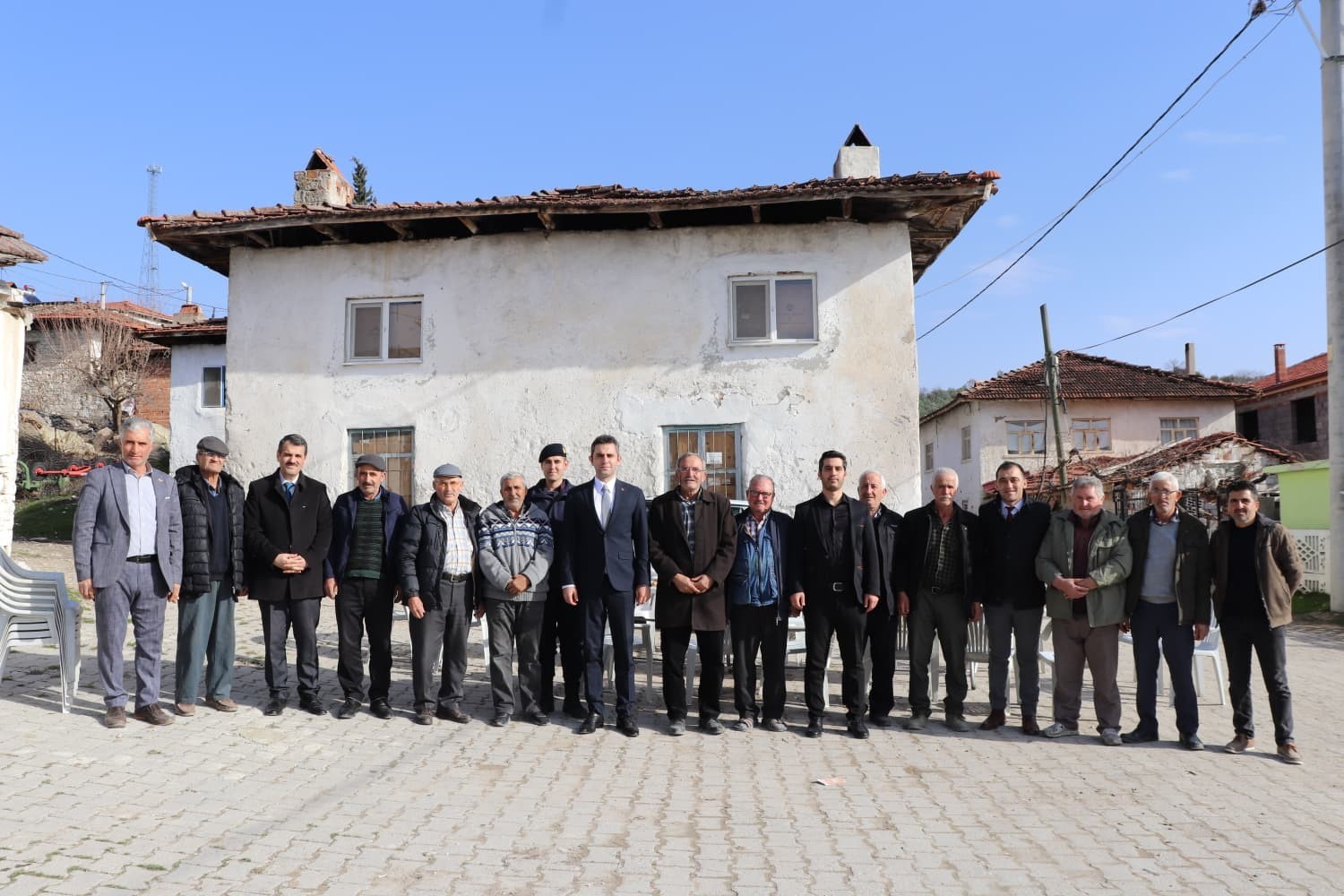 Kaymakam Yıldız, öğrencilerle ders işledi
Kaymakam Yıldız, öğrencilerle ders işledi