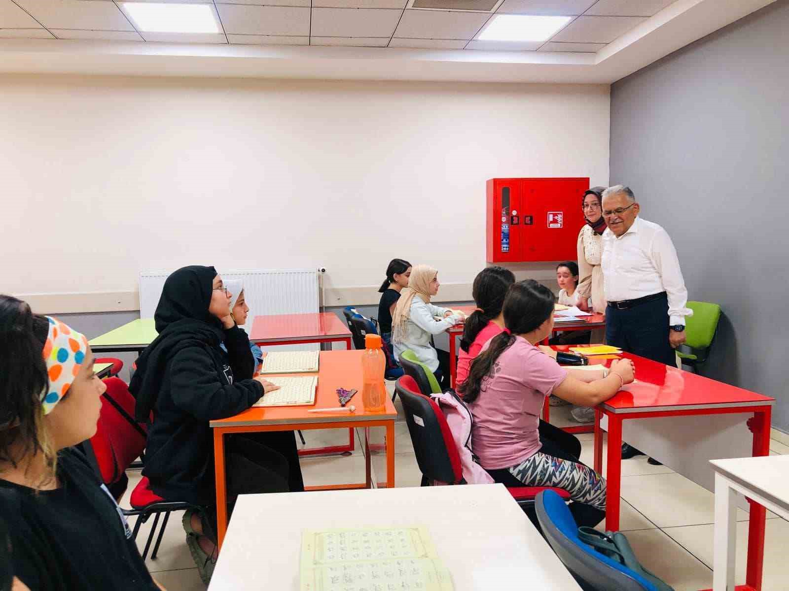 KAYMEK, 335 bin vatandaşa hizmet verdi
KAYMEK, 335 bin vatandaşa hizmet verdi