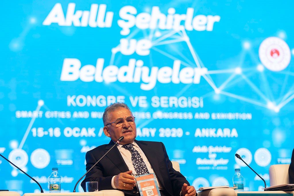 Kayseri, belediyecilikte yapay zeka kullanan nadir şehirler arasında yer aldı
Kayseri, belediyecilikte yapay zeka kullanan nadir şehirler arasında yer aldı