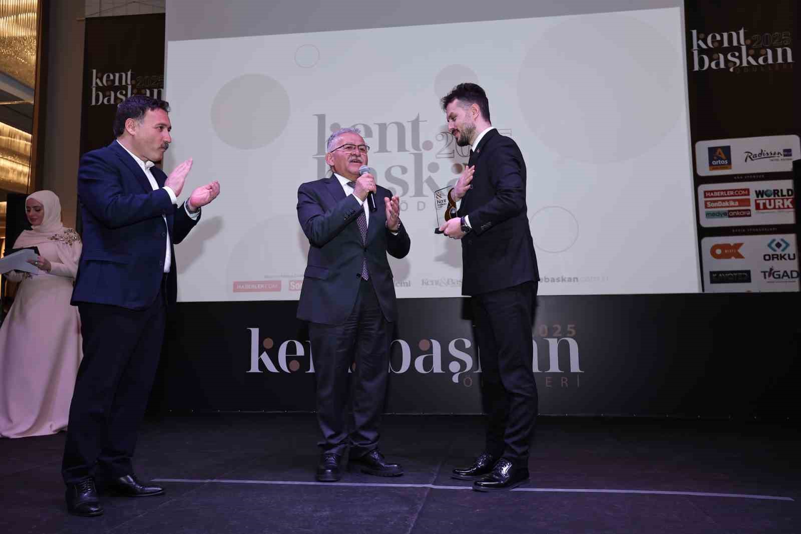 Kayseri Büyükşehir, 2025’i ödüllerle taçlandırdı
