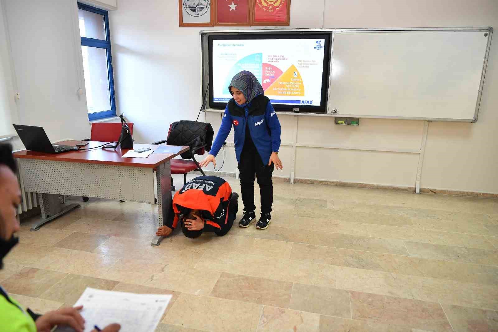 Kayseri Büyükşehir, 2025’te afet farkındalık eğitimleri ve teknik çalışmalarla şehri dirençli hale getirdi
