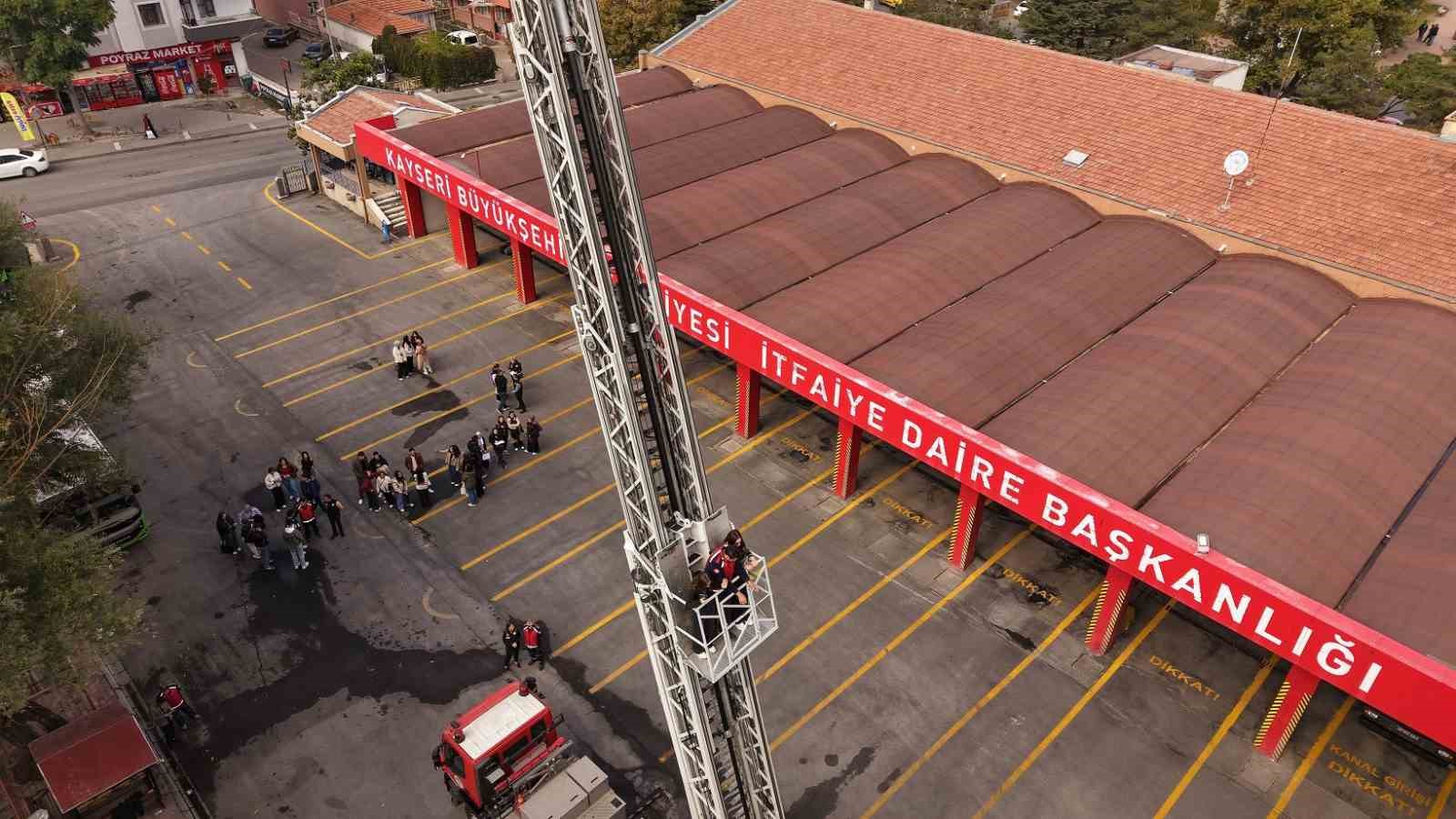 Kayseri Büyükşehir, 2025’te afet farkındalık eğitimleri ve teknik çalışmalarla şehri dirençli hale getirdi
