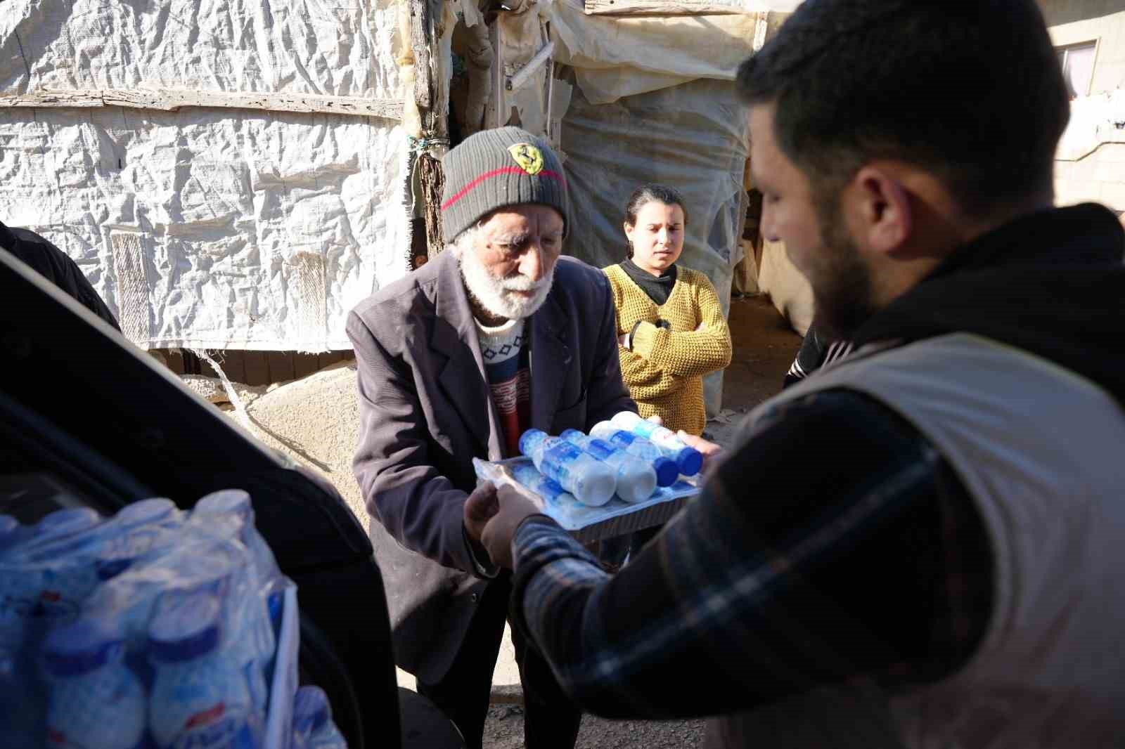 Kayseri büyükşehir, Suriye’de iftar sofrası kurdu
