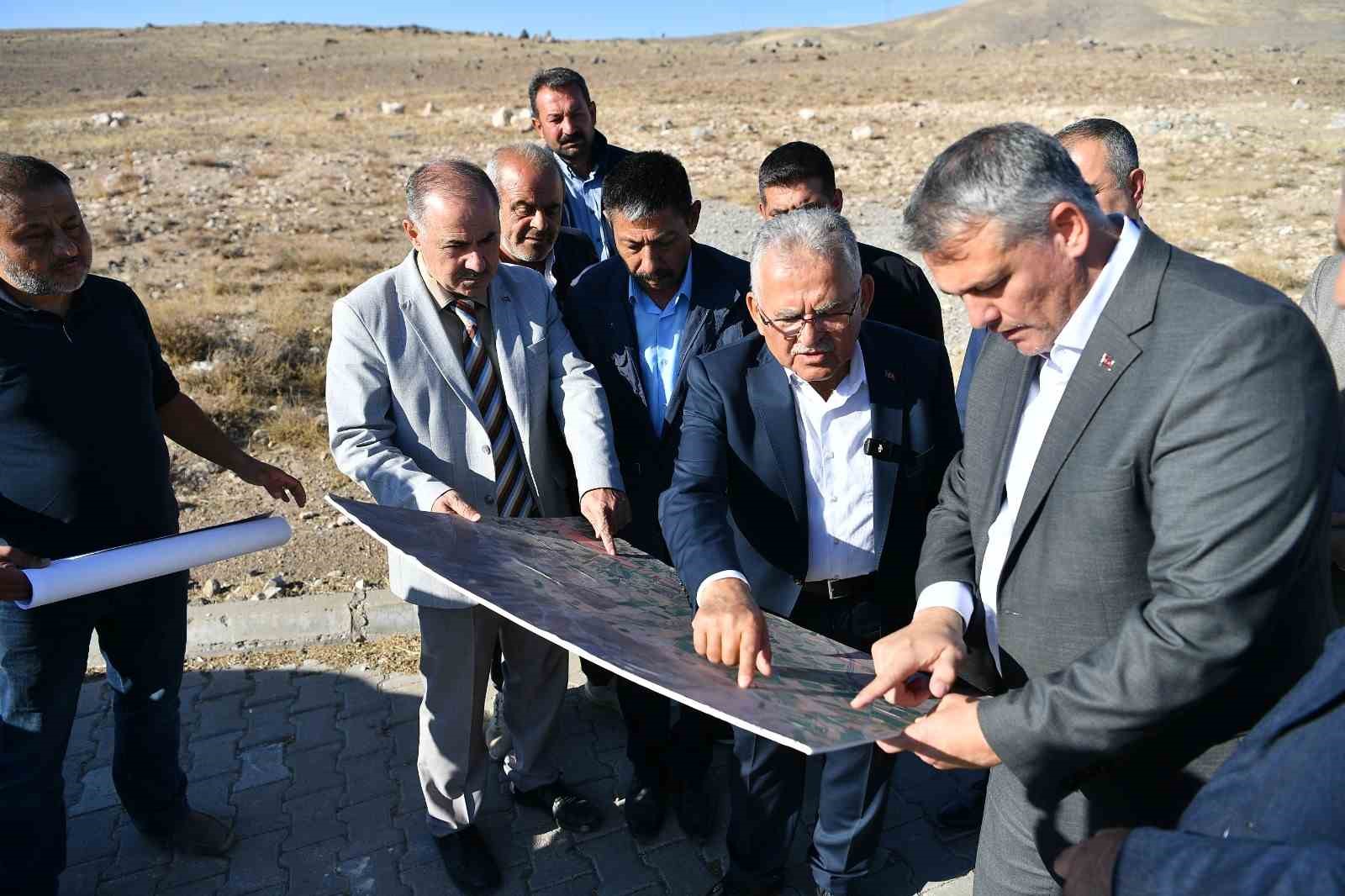 Kayseri Büyükşehir’den kırsala 108.9 milyon TL’lik kilitli parke yatırımı
