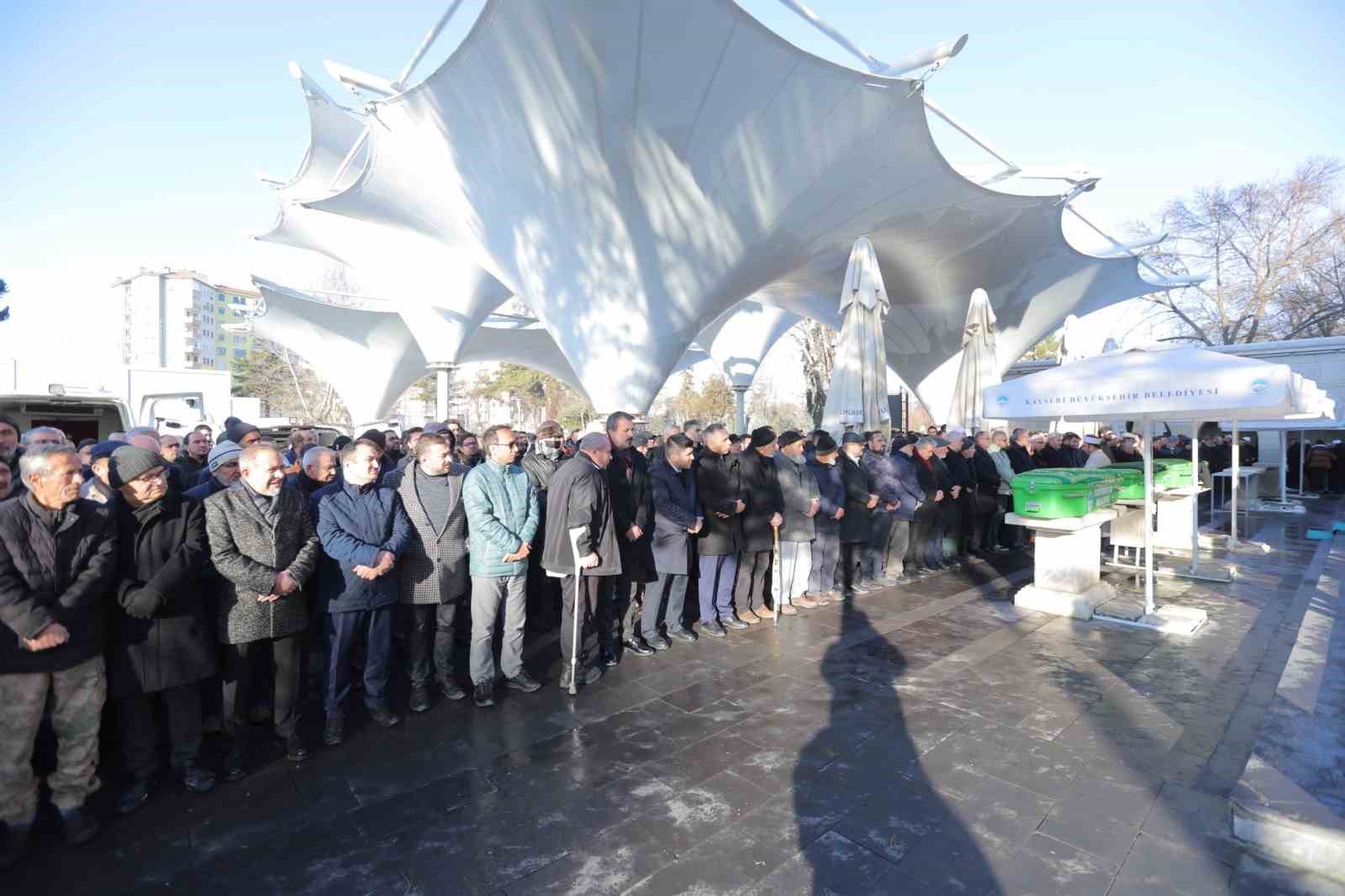 Kayseri Gönüllü Kültür Kuruluşları Başkanı Ahmet Taş toprağa verildi
