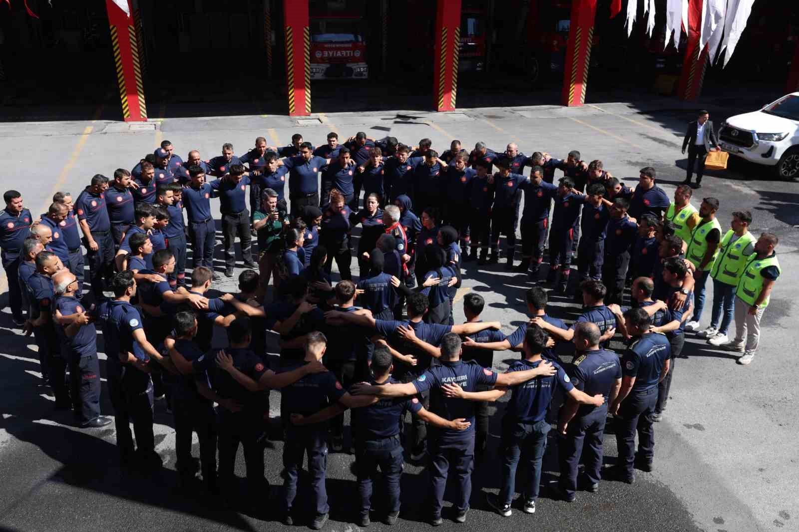 Kayseri İtfaiyesi 2025 yılında 11 bin olaya müdahale etti
Kayseri İtfaiyesi 2025 yılında 11 bin olaya müdahale etti