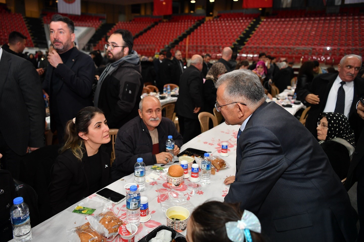 Kayseri protokolü, ilk iftarı şehit aileleriyle açtı
