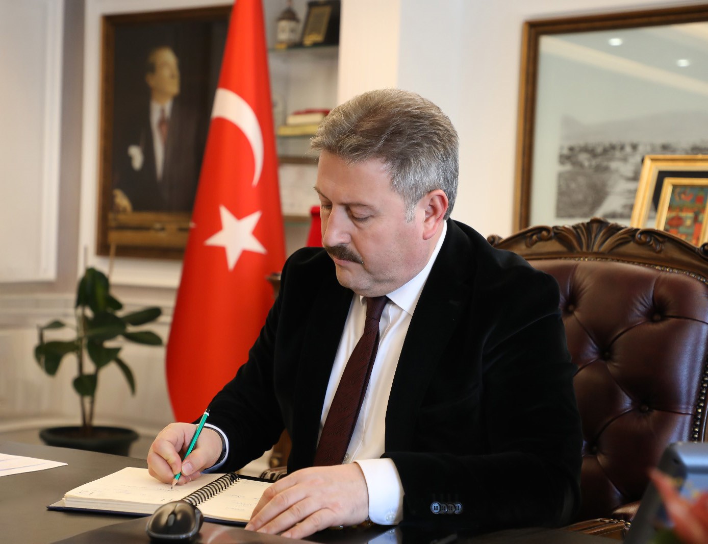 Kayseri protokolünden 10 Ocak Çalışan Gazeteciler Günü mesajları
Kayseri protokolünden 10 Ocak Çalışan Gazeteciler Günü mesajları