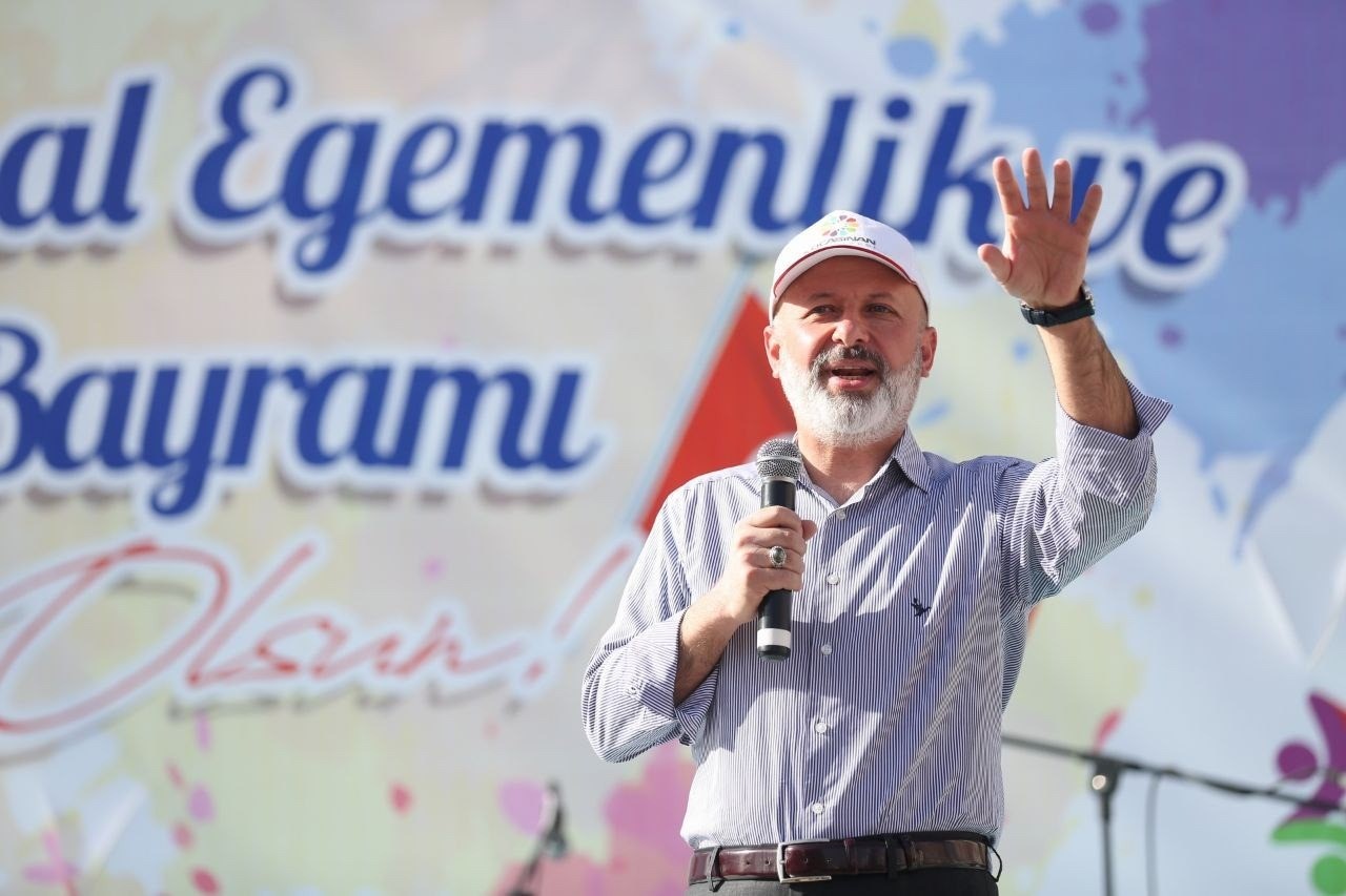 Kayseri protokolünden 23 Nisan mesajları
