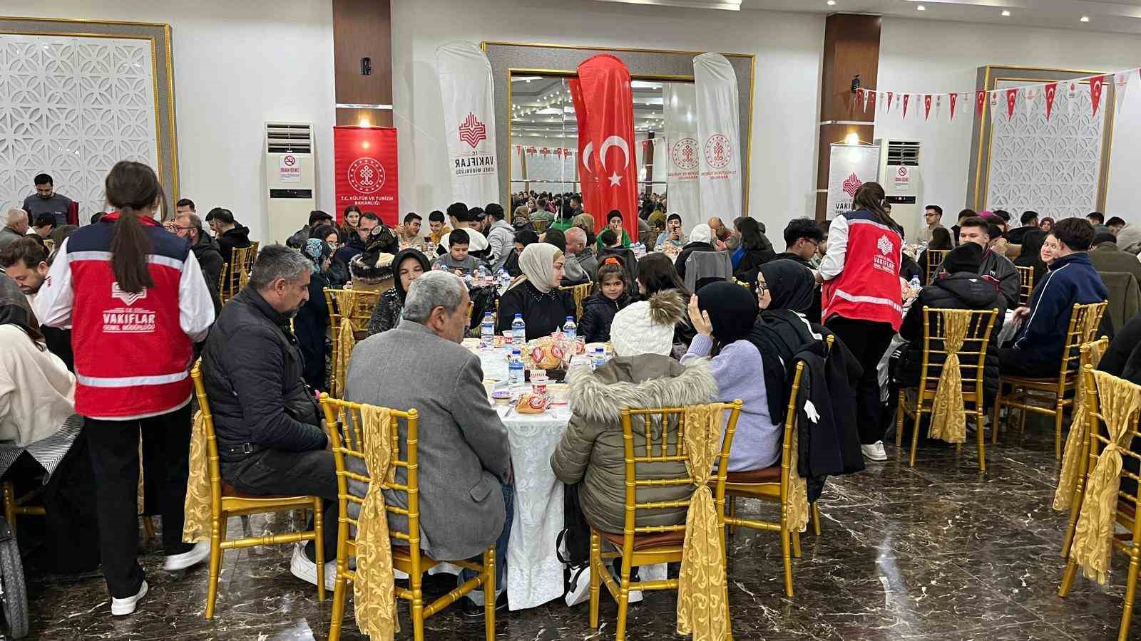 Kayseri Vakıflar Bölge Müdürlüğü’nden her gün 2 bin 500 kişilik iftar yemeği
