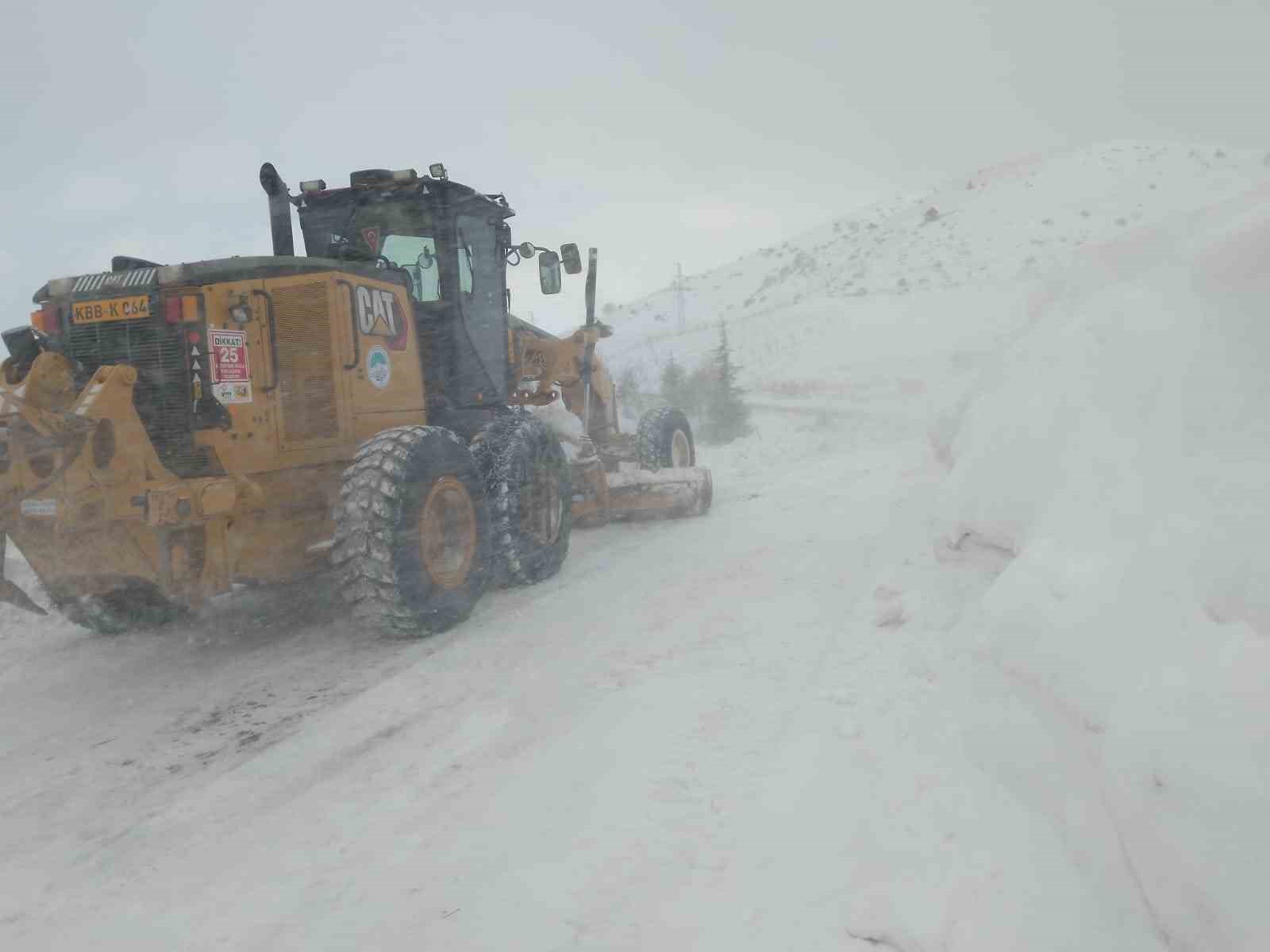 Kayseri’de 14 mahalle yolu ulaşıma kapalı
