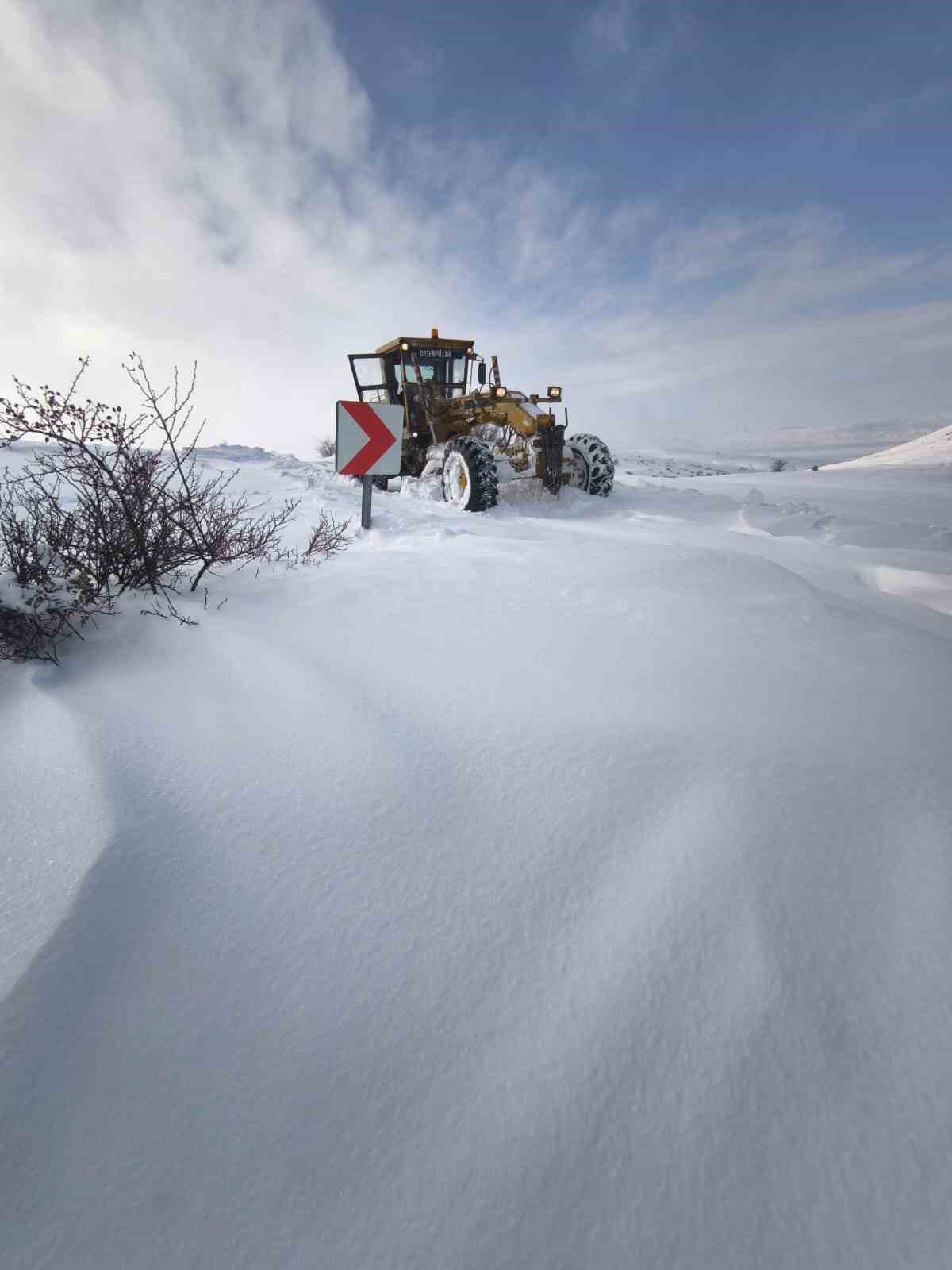 Kayseri’de 14 mahalle yolu ulaşıma kapalı
