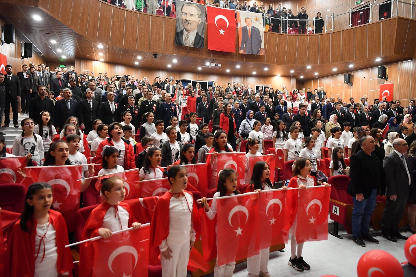 Kayseri’de 23 Nisan coşkuyla kutlandı
