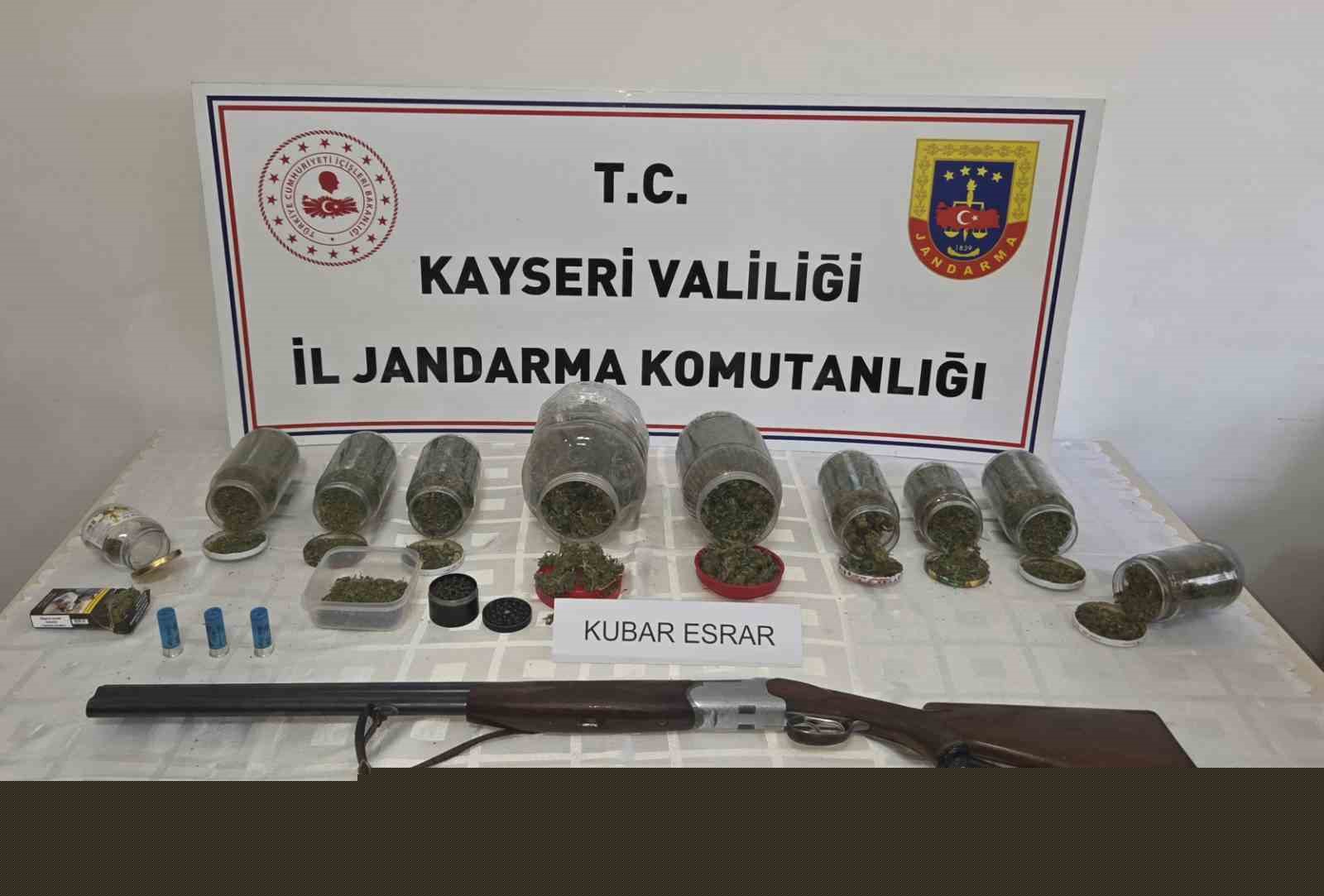 Kayseri’de 915 gram uyuşturucu madde ele geçirildi
