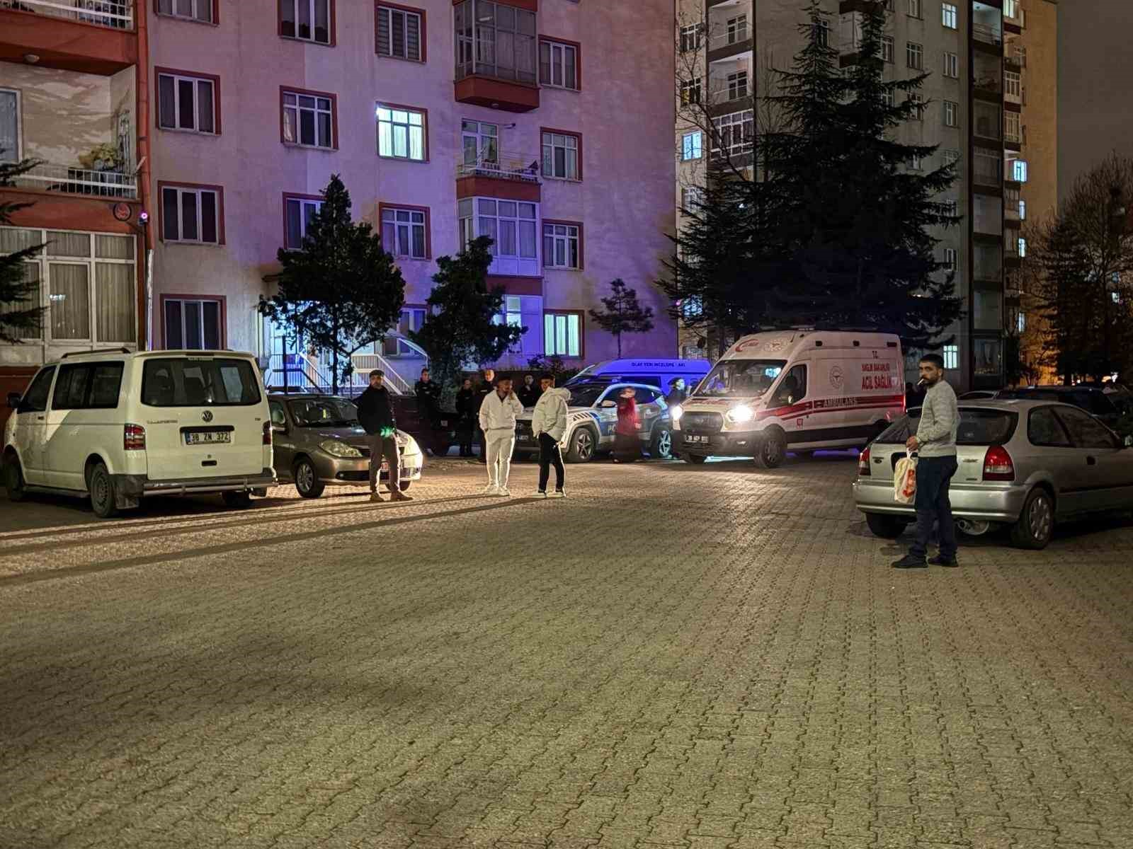 Kayseri’de bir kişi kendini asarak yaşamına son verdi
