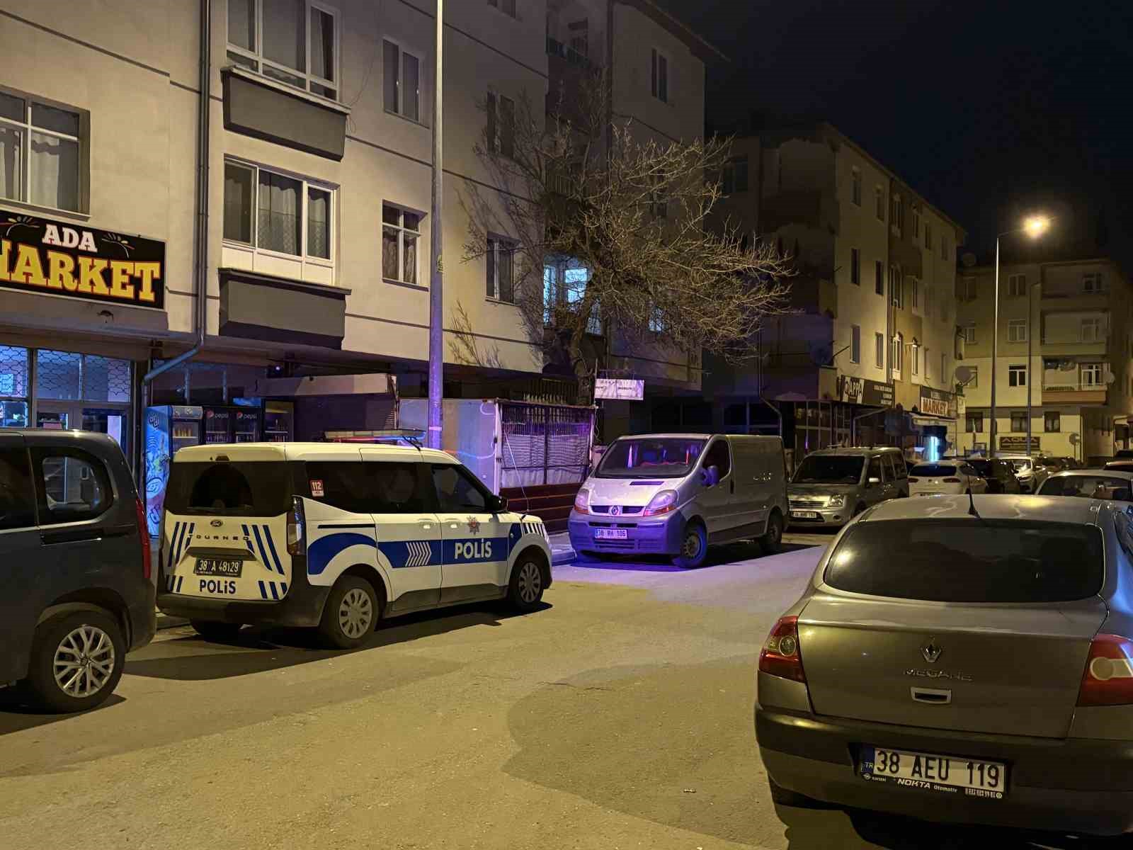 Kayseri’de bir şahıs eniştesinin evini kurşunladı
