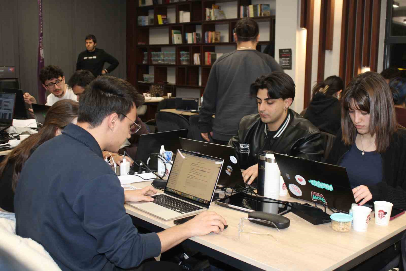 Kayseri’de gençleri uzayla buluşturan TUA Astro Hackathon Yarışması başladı
