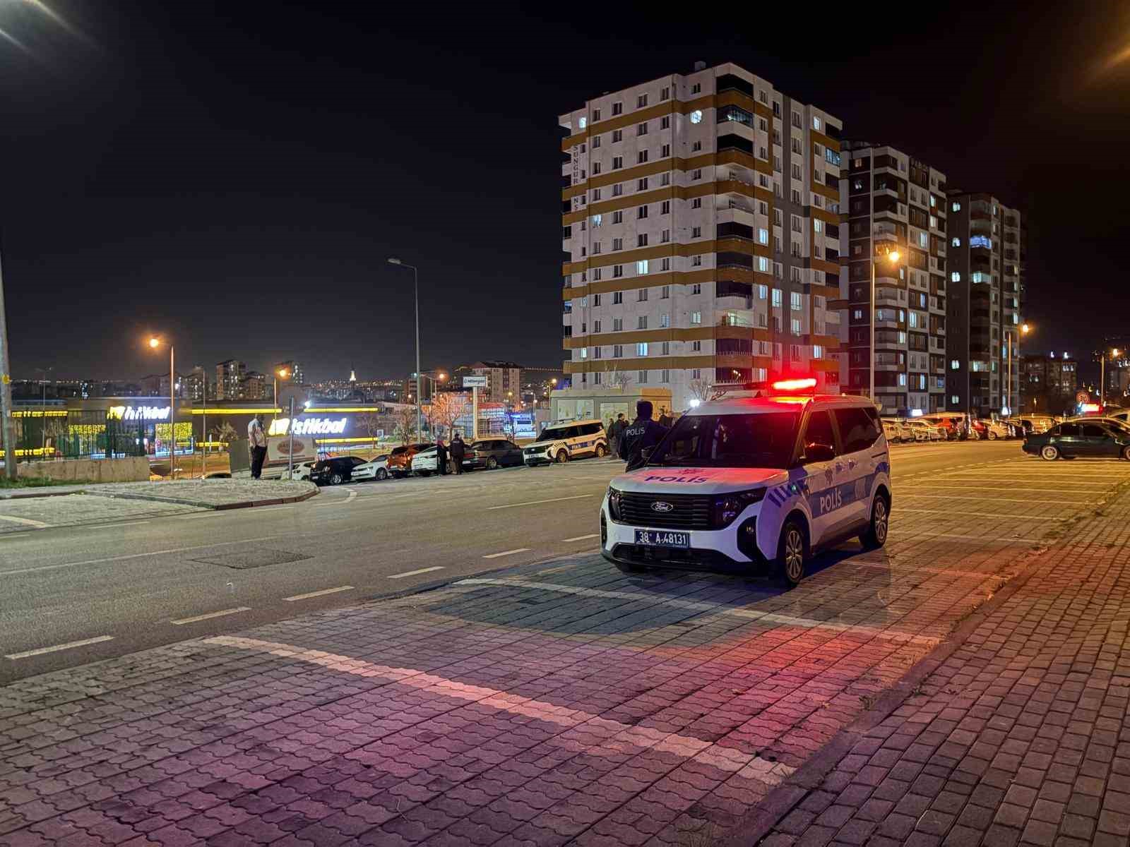 Kayseri’de iki grup arasında bıçaklı kavga: 4 yaralı
