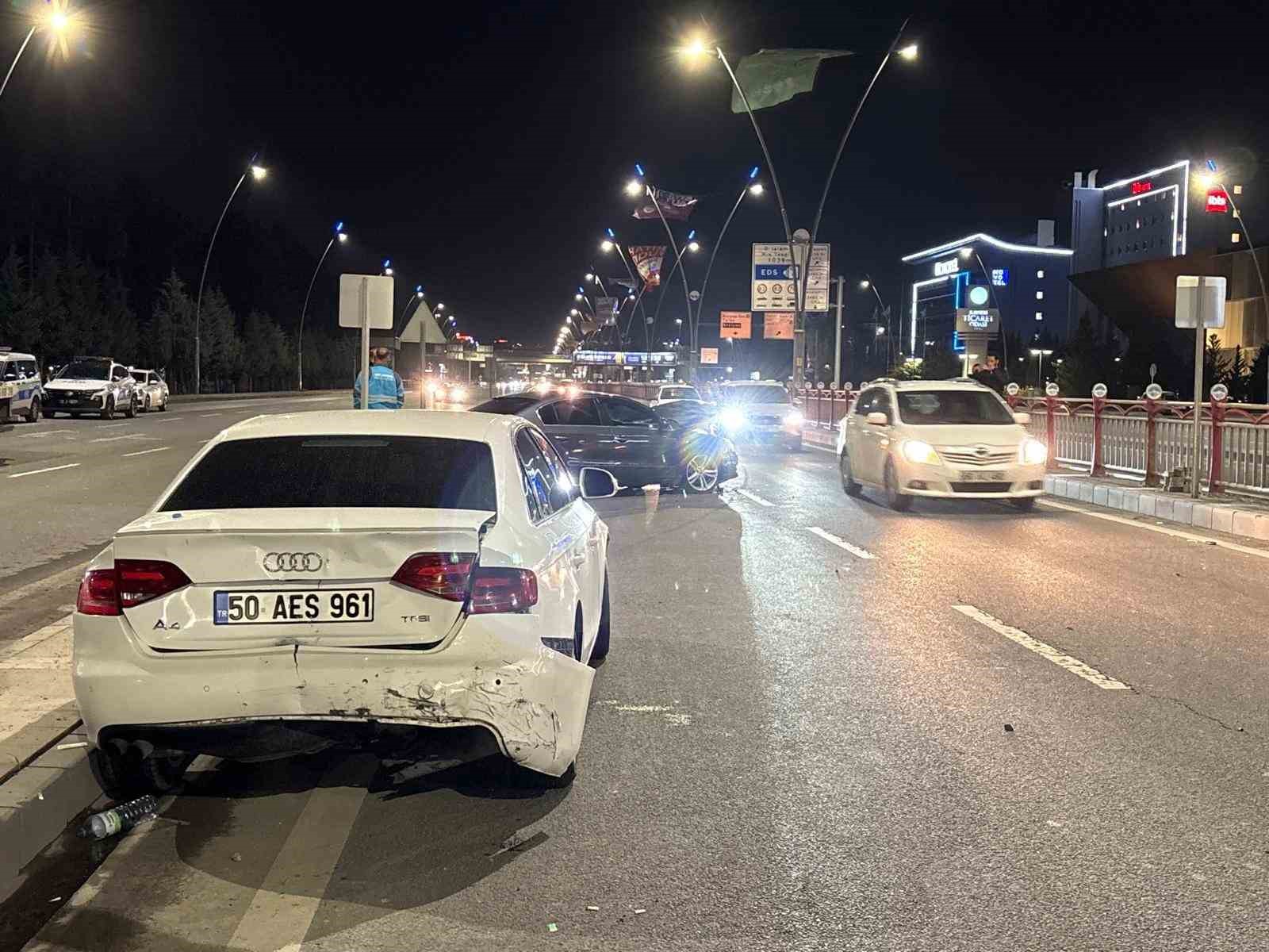 Kayseri’de iki otomobil çarpıştı: 1 yaralı
