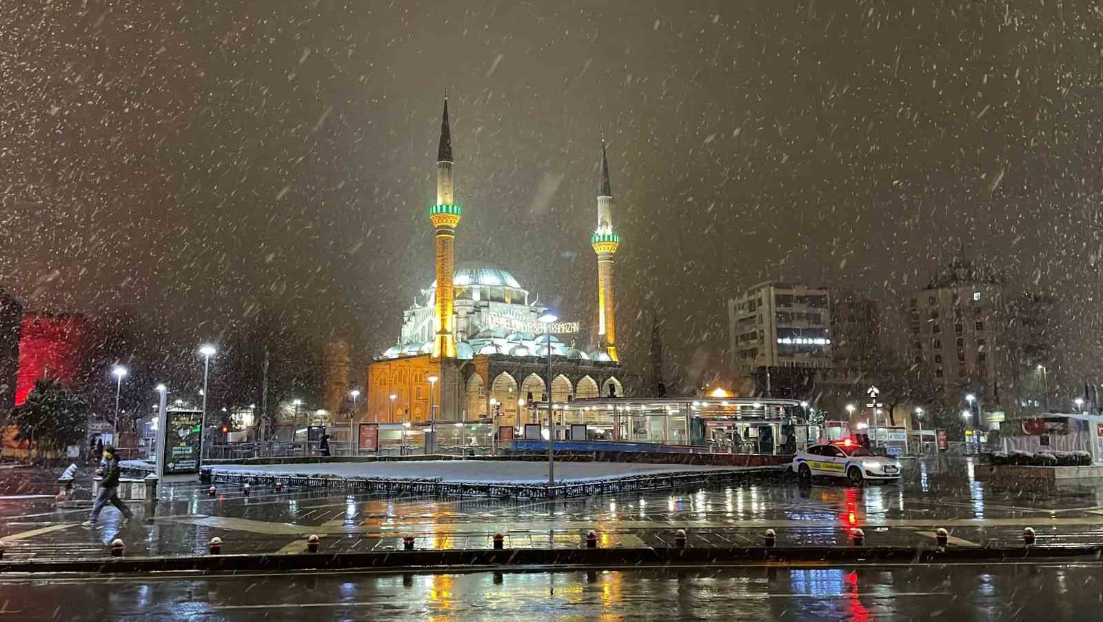 Kayseri’de kar yağışı etkili oldu
