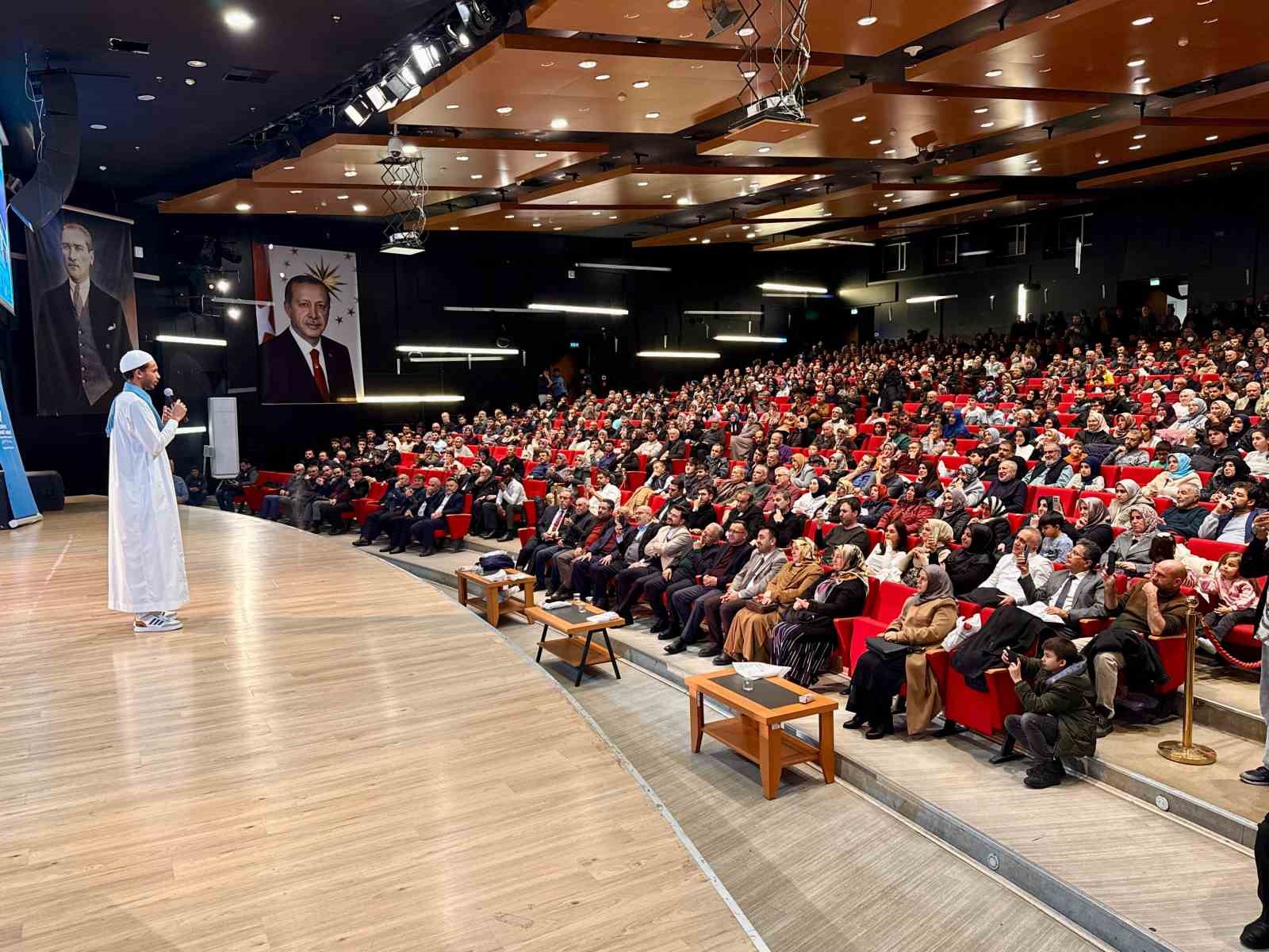 Kayseri’de ’Mekke’nin Fethi ve Affın ve Ailenin İnşaası" programı gerçekleştirildi
Kayseri’de ’Mekke’nin Fethi ve Affın ve Ailenin İnşaası" programı gerçekleştirildi