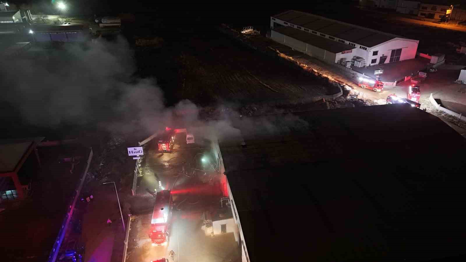 Kayseri’de mobilya fabrikasında yangın
