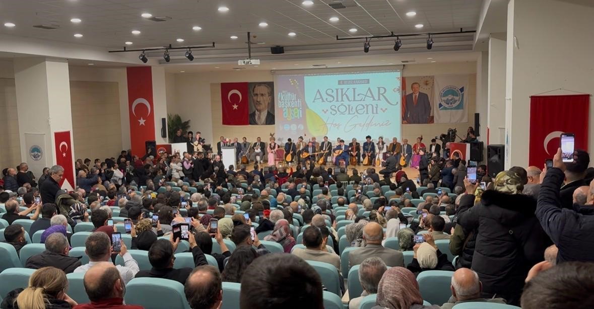 Kayseri’de ozanlar kulakların pasını sildi
