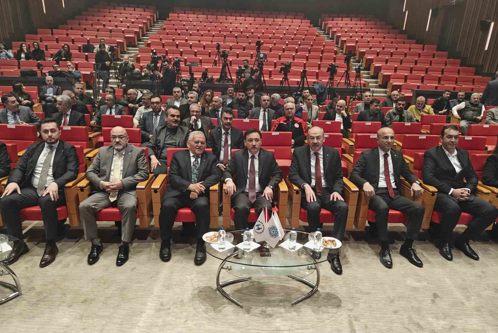 Kayseri’de ’pastırma’ sevinci
Kayseri’de ’pastırma’ sevinci