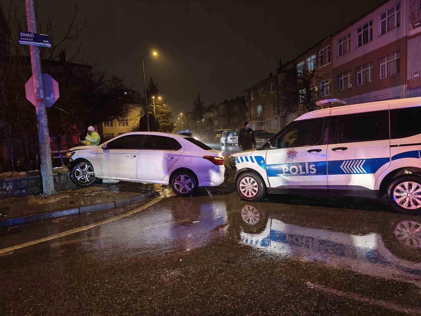 Kayseri’de polis aracı ile otomobil çarpıştı: 1 yaralı
