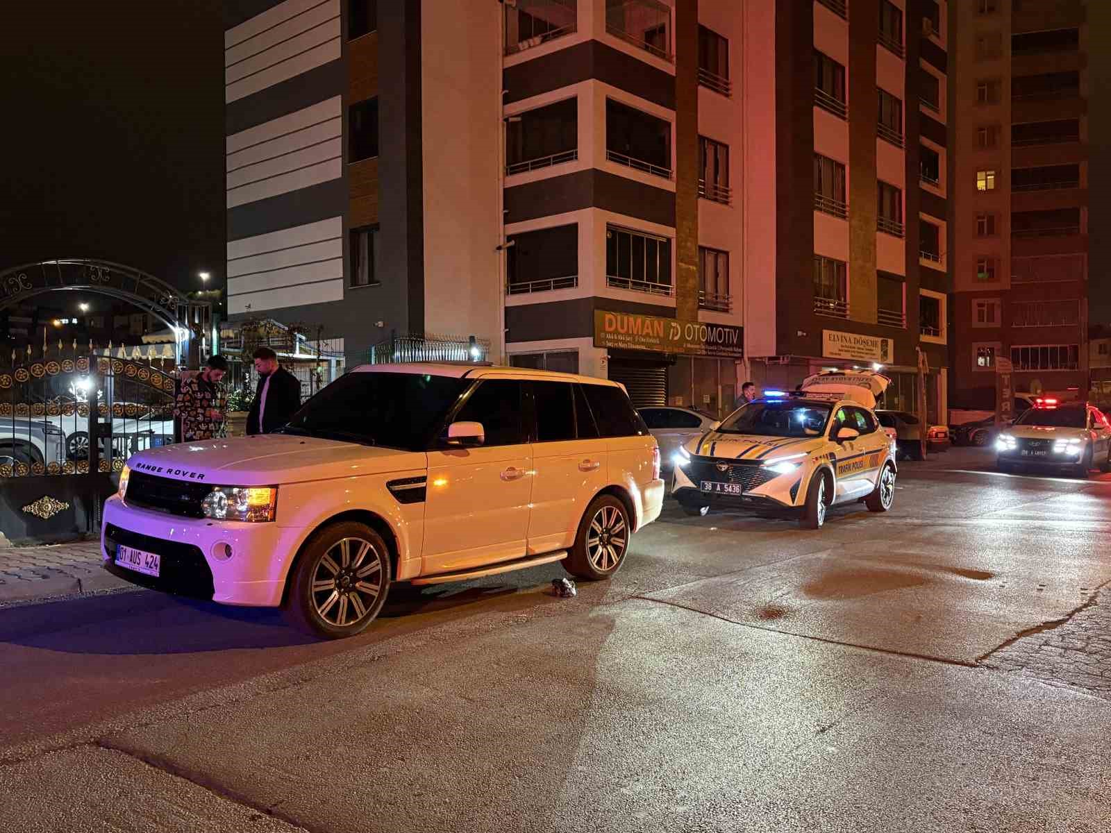 Kayseri’de polis ekiplerinden kaçan 2 alkollü sürücüye 920 bin TL idari para cezası yazıldı
