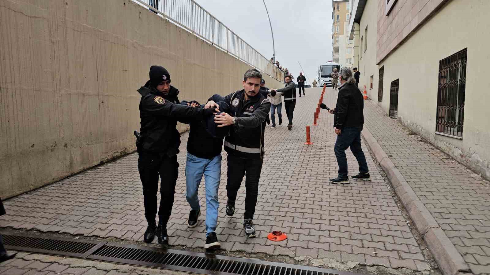 Kayseri’de suç örgütüne yönelik operasyonda 5 tutuklama
