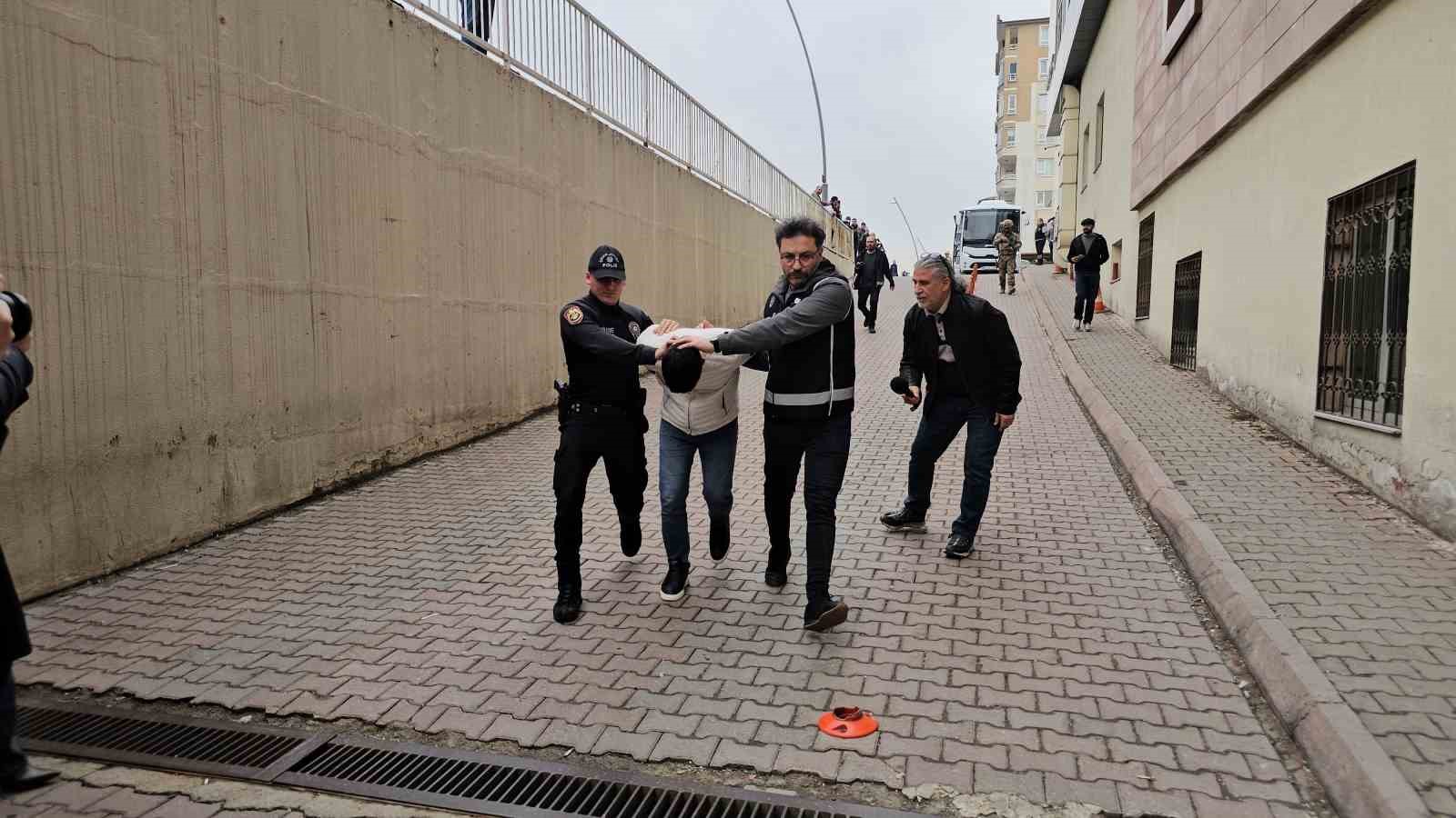 Kayseri’de suç örgütüne yönelik operasyonda 5 tutuklama
