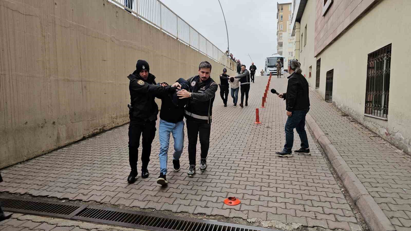 Kayseri’de suç örgütüne yönelik operasyonda 5 tutuklama
