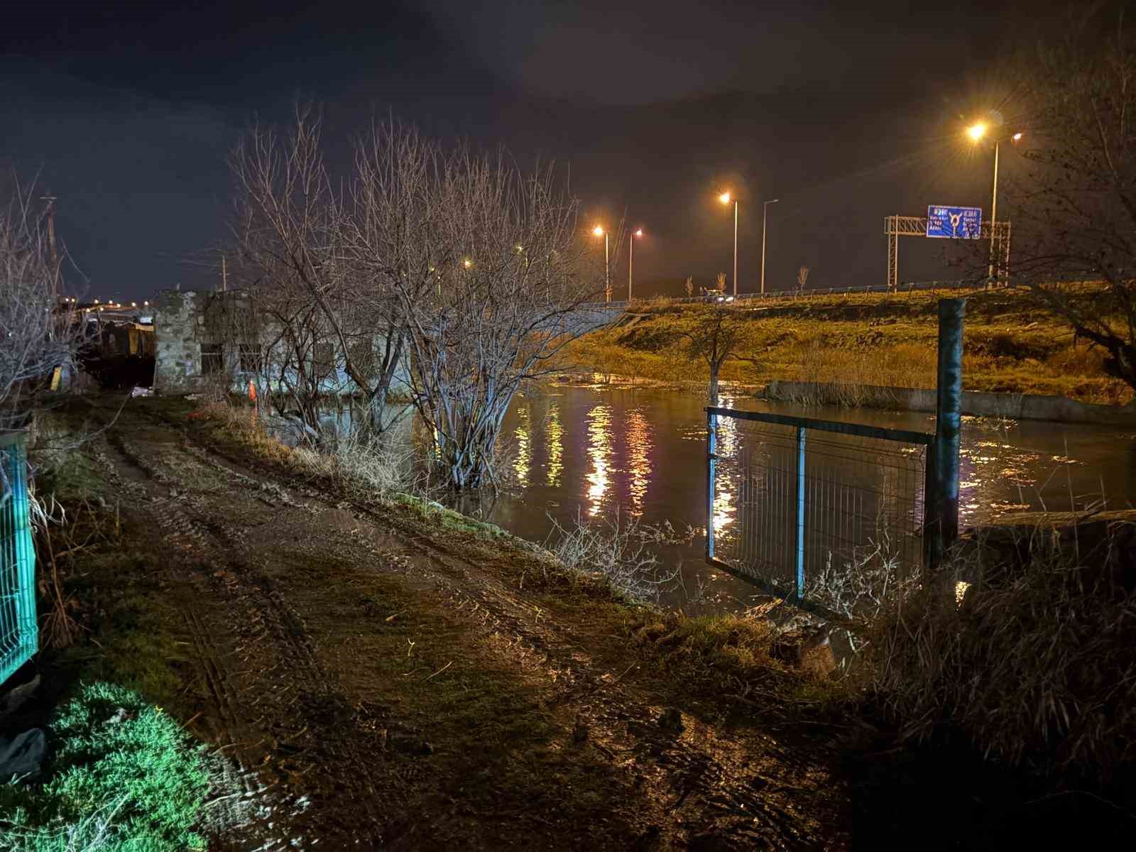 Kayseri’de taşkın riski: 200 hayvan tahliye edildi
