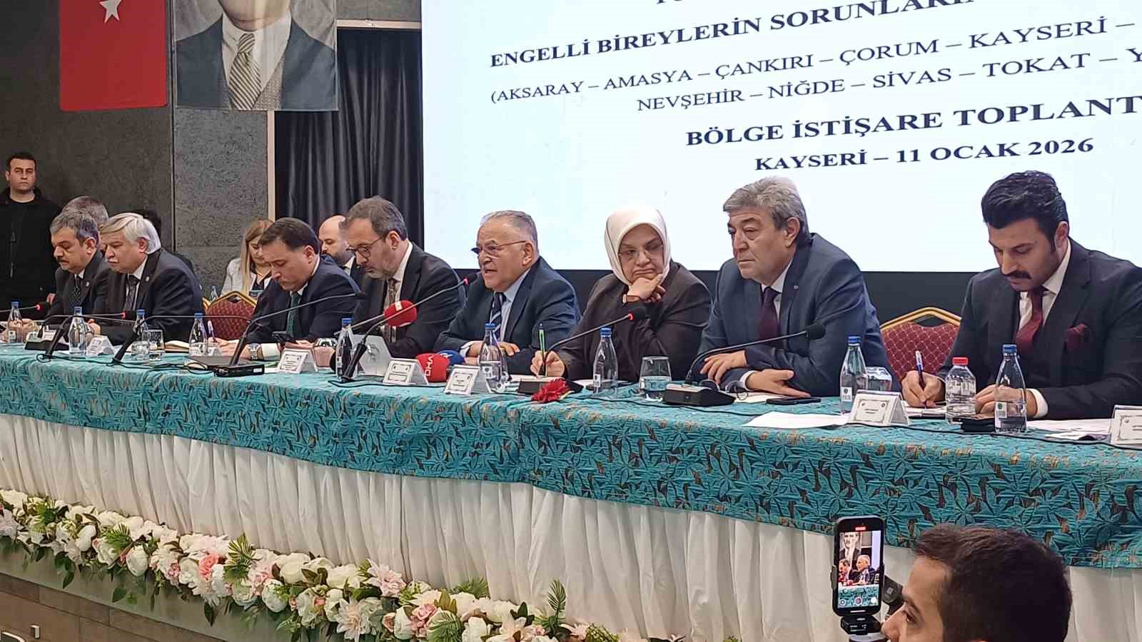 Kayseri’de; TBMM Engelli Bireylerin Sorunlarını Araştırma Komisyonu toplandı
Kayseri’de; TBMM Engelli Bireylerin Sorunlarını Araştırma Komisyonu toplandı