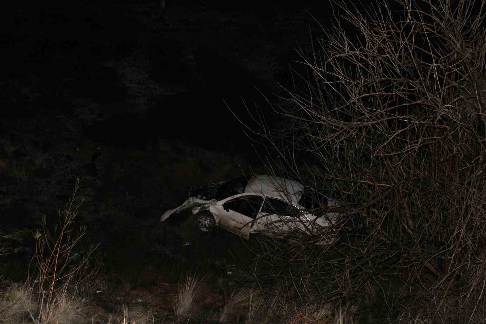 Kayseri’de uçuruma düşen otomobilin sürücüsü yaralandı
