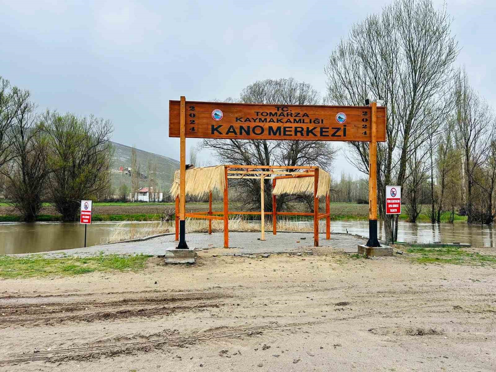 Kayseride Zamantı Irmağı taştı: Kano merkezleri sular altında kaldı
