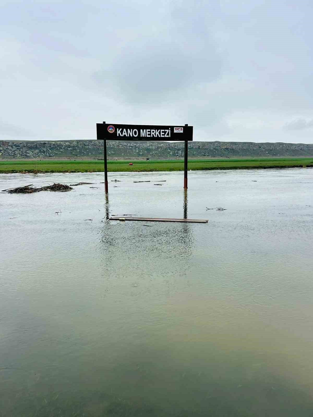 Kayseride Zamantı Irmağı taştı: Kano merkezleri sular altında kaldı
