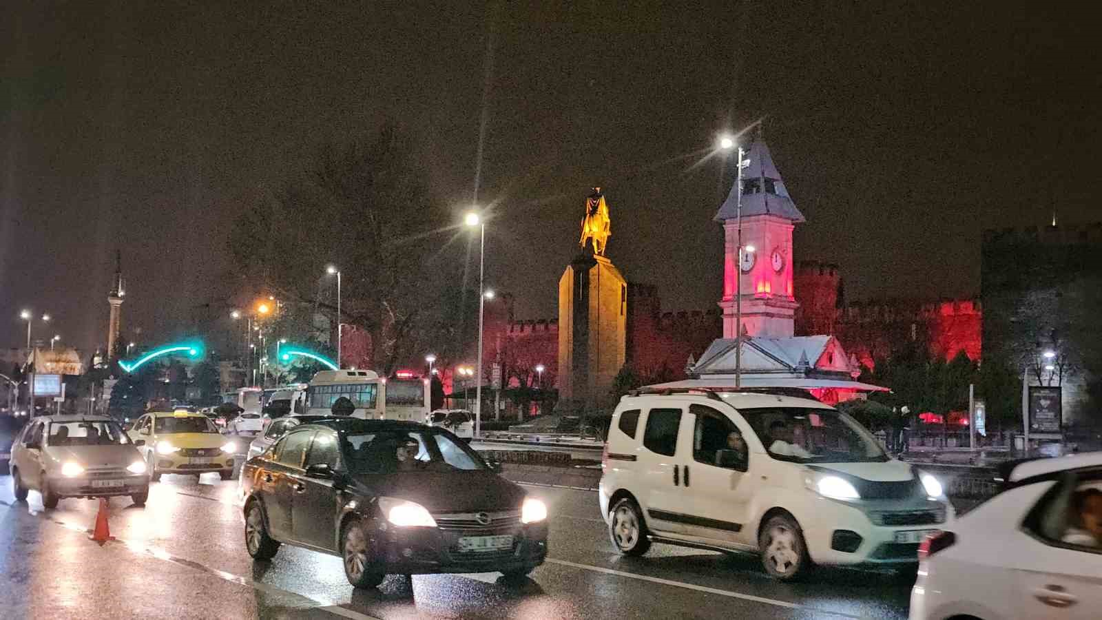 Kayserililer yeni yılı coşkuyla karşıladı
