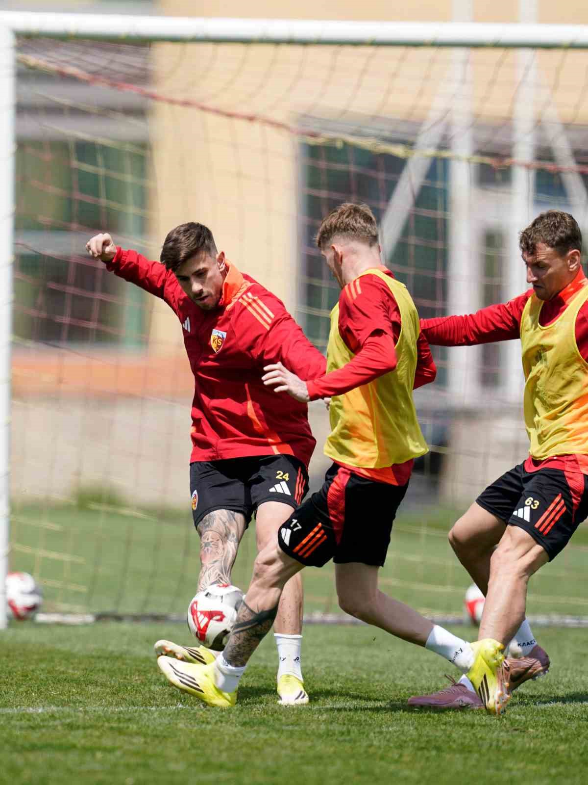 Kayserispor, Fenerbahçe maçı hazırlıkları başladı
