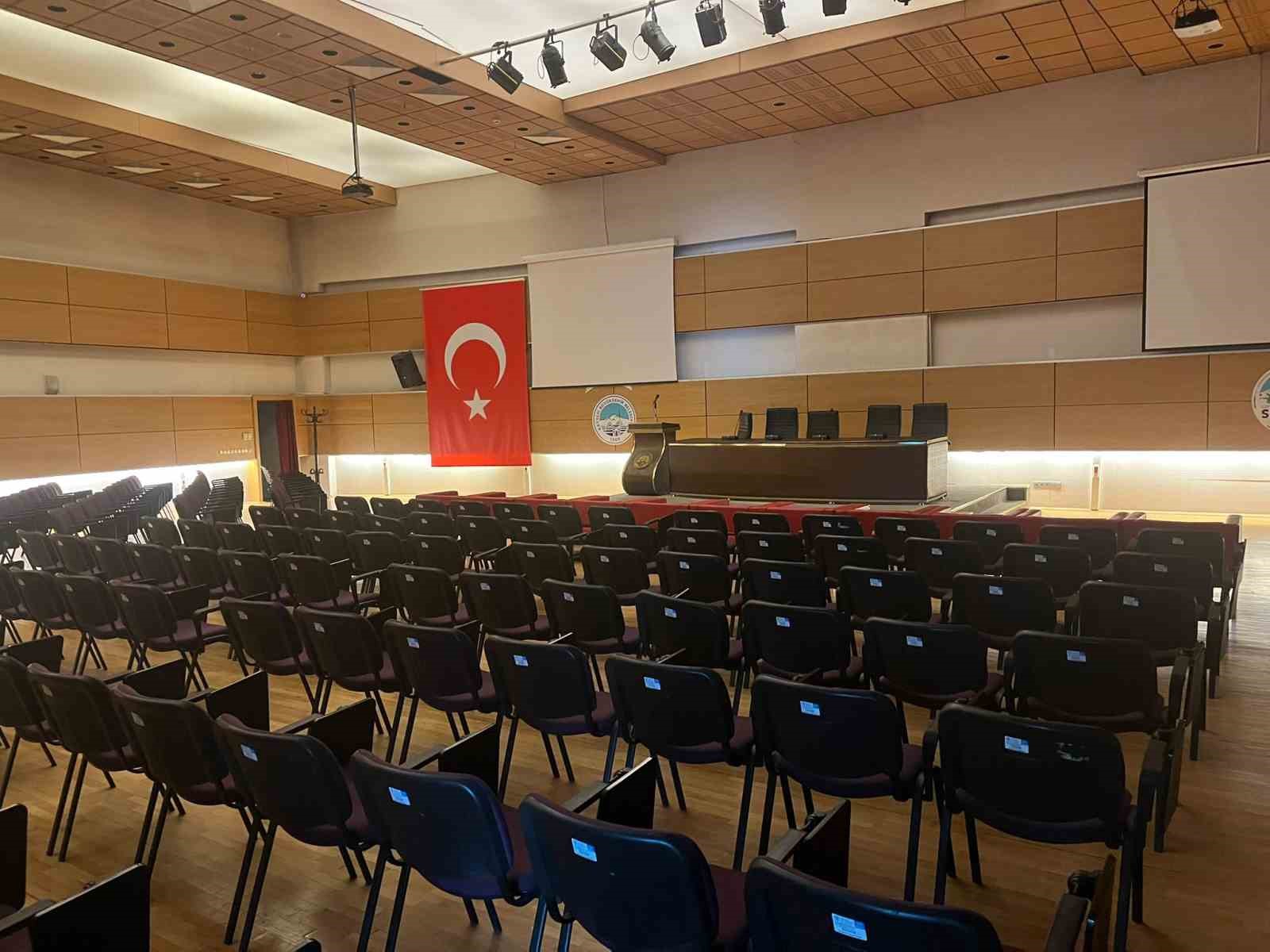 Kayserispor’da olağanüstü seçimli genel kurul ertelendi
