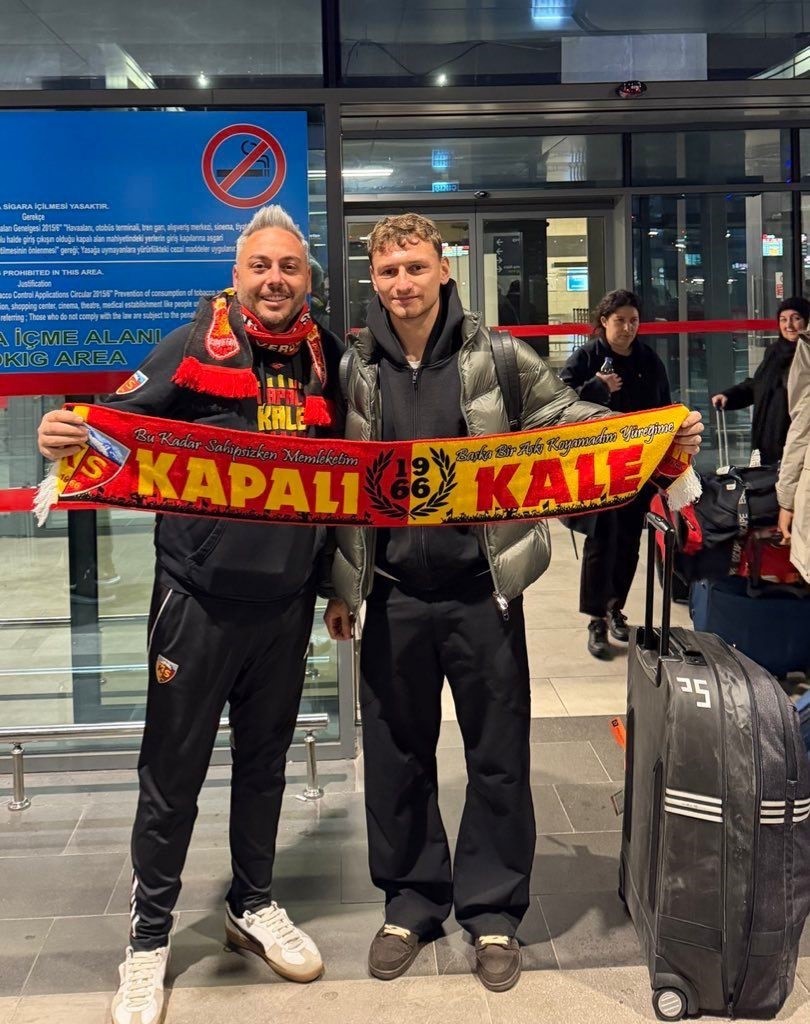 Kayserispor’un yeni golcüsü Fedor Chalov Kayseri’ye geldi
