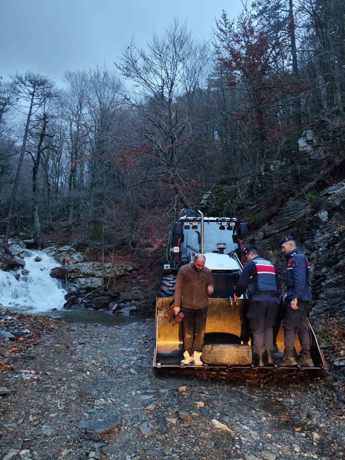Kaz Dağları’nda mahsur kalan 2 kişi kurtarıldı
